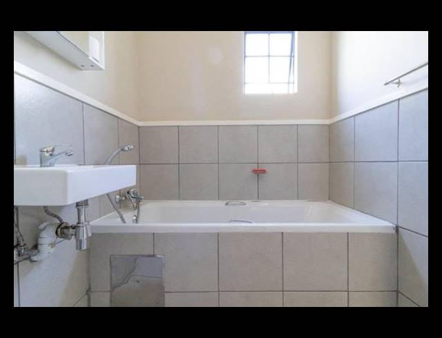 2 BEDROOM FREESTANDING FOR SALE IN SOUTH HILLS